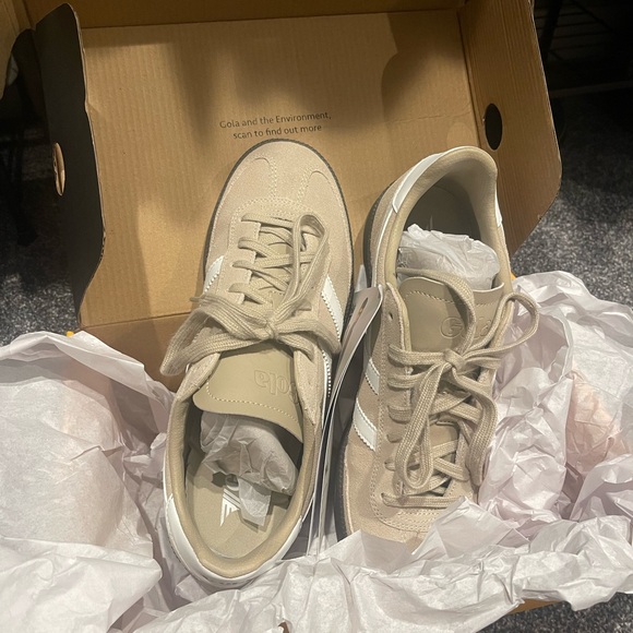 Gola Taupe and White Casual Sneakers - Picture 3 of 5